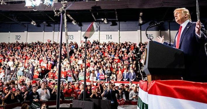 Donald Trump Lawan Impeachment