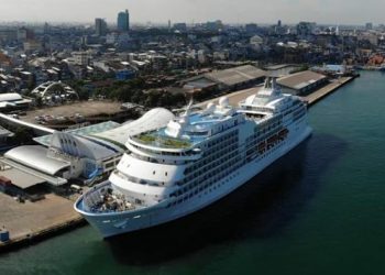 Ribuan Wisatawan Kapal Pesiar Jelajahi Indonesia Timur