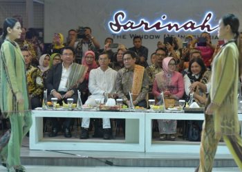 Ketika Tenun Inovasi Desa Melenggang di Eco Fashion Week Indonesia