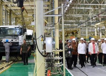 Presiden Tantang Industri Otomotif Indonesia Ekspor 1 Juta Mobil Hingga 2024
