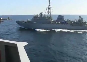 Kapal Perang Amerika dan Kapal AL Rusia Nyaris Tabrakan di Laut Arab