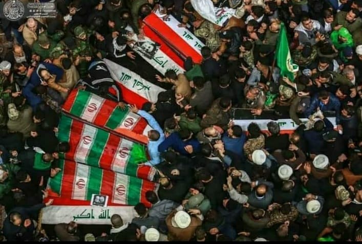 Iran Berkabung, Ribuan Orang Mengiringi Jenazah Jenderal Qasem Soleimani 1