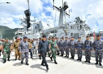 Jokowi Perintahkan Panglima TNI Usir Kapal Asing Pencuri Ikan di Natuna