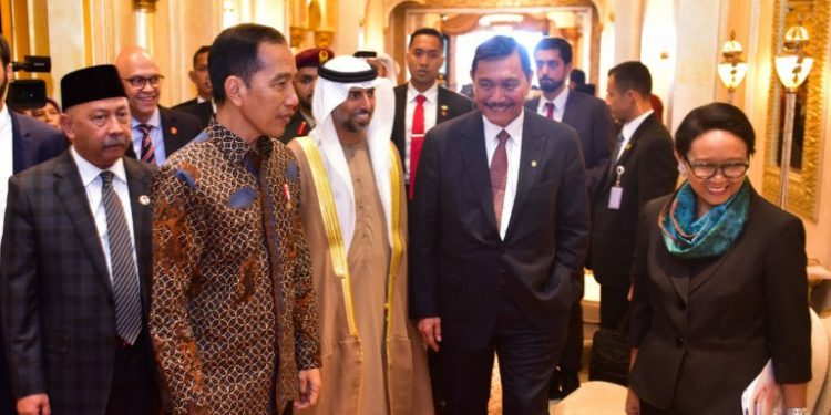 Tiba di Abu Dhabi, Presiden Jokowi Gelar Pertemuan Bilateral