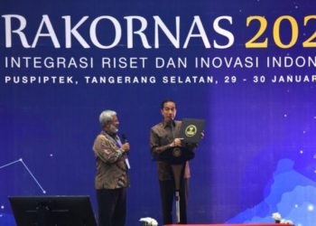 Prof. Bagjo ke Presiden Jokowi : Indonesia Bisa Produksi Sendiri Katalis Minyak Sawit
