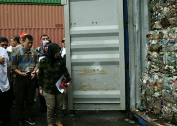 DPR Desak Sucofindo Kembalikan 70 Kontainer Limbah Plastik ke Negara Asal