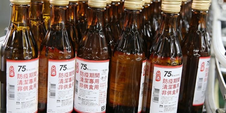 Wabah Covid-19 Picu Kelangkaan Alkohol Disinfektan di Taiwan
