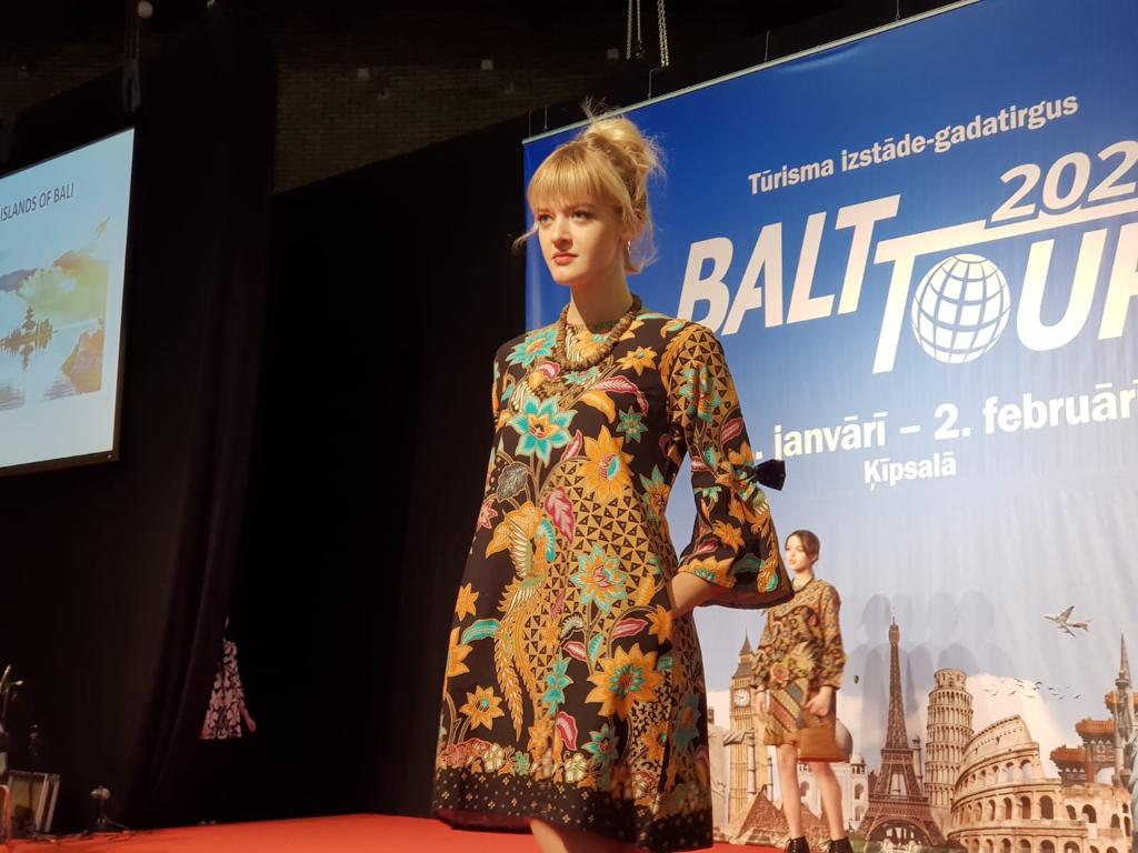 Pesona Batik Indonesia Memancar di Riga, Latvia 1