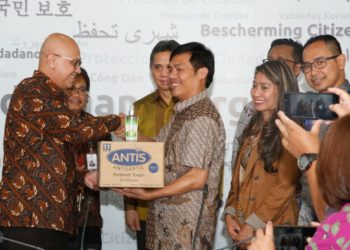 Melalui Kemlu, Enesis Group Salurkan Bantuan Kepada WNI di China