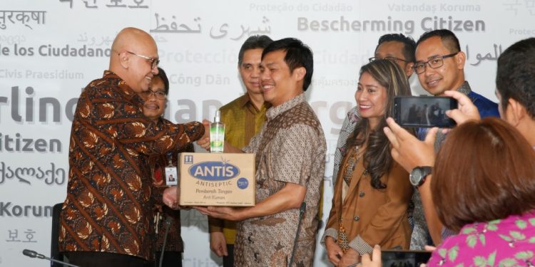 Melalui Kemlu, Enesis Group Salurkan Bantuan Kepada WNI di China