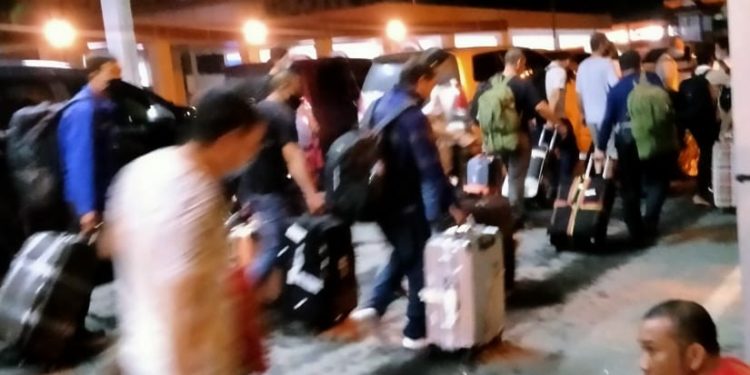 Ditengah Kekhawatiran Virus Corona, Rombongan Warga China Tiba di Bandara Kendari