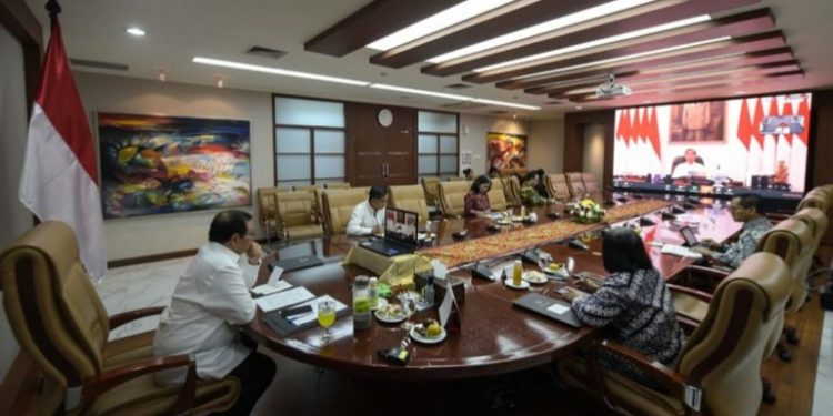 Cegah Resesi, Jokowi Bahas Kebijakan Moneter dan Fiskal Hadapi Pandemi Global Covid-19