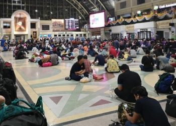 Bangkok Lockdown, Pekerja Migran Bertumpuk di Pintu Keluar Perbatasan