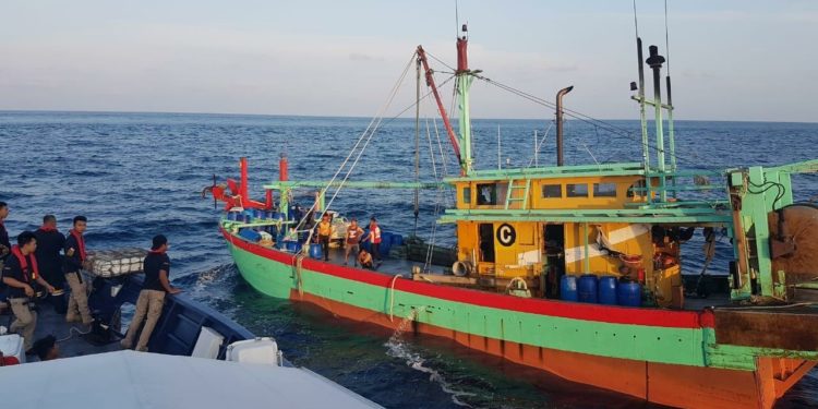 Laut Indonesia Diinvasi, Dua Kapal Ikan Asing Ilegal Ditangkap di Selat Malaka