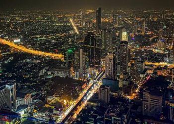 Darurat Covid-19, Bangkok Perintahkan Restoran dan Toko Tutup dari Tengah Malam