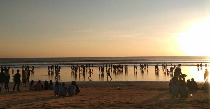 Cegah Wabah Covid-19, Pantai Kuta Bali Ditutup Total