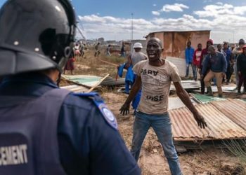 Marak Penjarahan, Afrika Selatan Kerahkan 70.000 Pasukan Amankan Lockdown