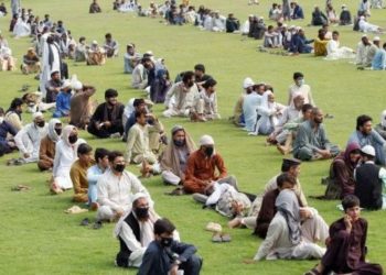 Warga Kelaparan akibat Lockdown, Afganistan Bagi-bagi Roti