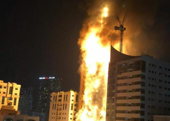 Kebakaran Gedung Pencakar Langit di UEA, 7 Orang Terluka