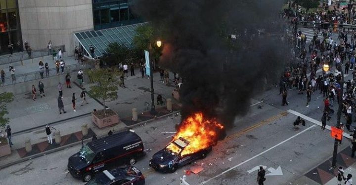Minneapolis Membara, Pentagon Siagakan Polisi Militer