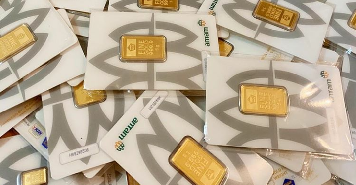 Harga Emas Antam Melemah Rp888 Ribu/Gram