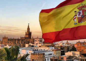 Spanyol Izinkan Wisatawan Inggris Masuk Tanpa Karantina