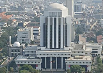 Mahkamah Agung Bebaskan Atto Sakmiwata Sampetoding