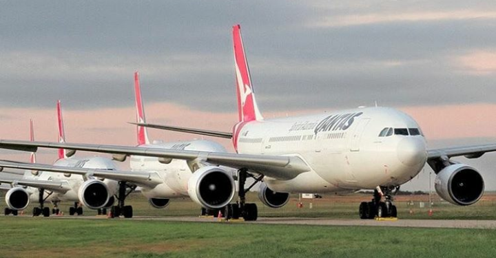 Qantas Pangkas Ribuan Karyawan dan Kandangkan Ratusan Pesawat