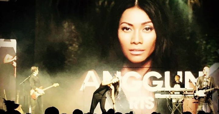 Anggun C Sasmi Seniman Pertama Di Asia Masuk 100 Artis Favorit Di