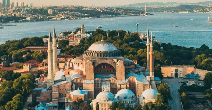Erdogan Tetapkan Hagia Sophia Jadi Masjid