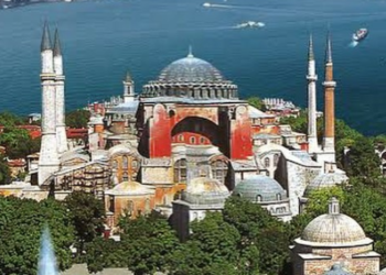 Jejak Monumental Hagia Sophia yang Kini Menjadi Masjid
