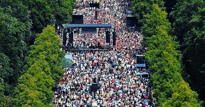 Ribuan Orang di Berlin Turun ke Jalan Protes Aturan Covid-19
