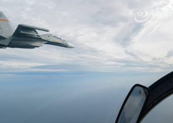 Awasi Pasukan AS, Jet Tempur China Patroli 10 Jam di Laut China Selatan
