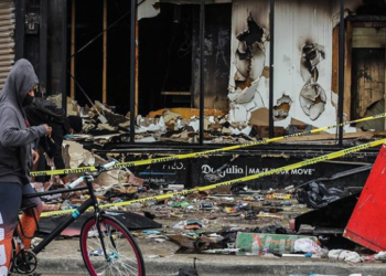 Kerusuhan dan Penjarahan di Chicago, 100 Orang Ditangkap
