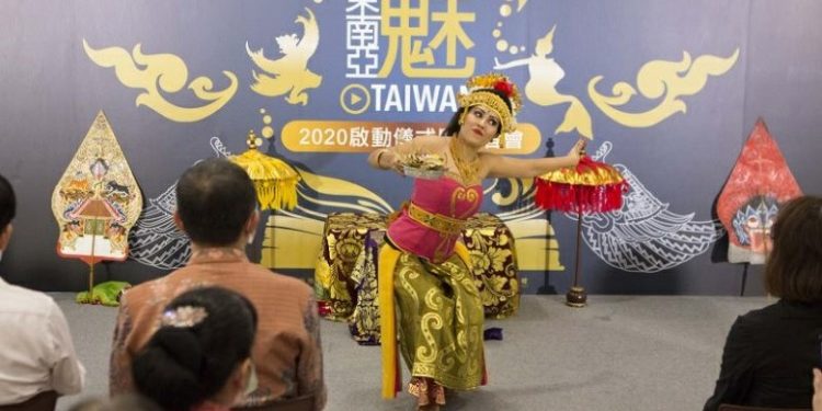 Kelas Budaya Asia Tenggara, Tari Legong dari Bali Paling Diminati