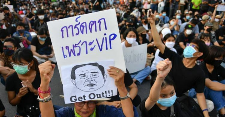 Ribuan Mahasiswa di Thailand Kepung ‘Government House’ Tuntut PM Mundur