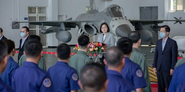 Presiden Tsai: Angkatan Udara Taiwan Siap Hadapi Pesawat Tempur China