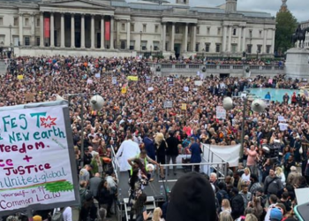 Aksi Protes Lockdown Diwarnai Bentrokan dengan Polisi di London