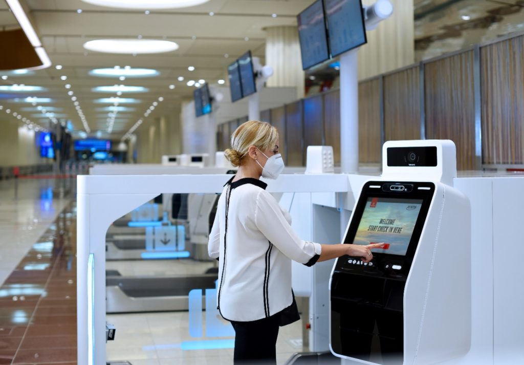 Emirates Tingkatkan Pengalaman Bandara dengan Kios Check-in Mandiri di Dubai 2