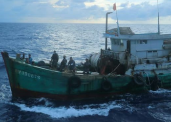 Diburu di Laut Natuna, TNI AL Ringkus 2 Kapal Ikan Vietnam