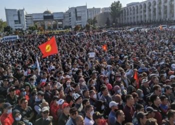 Kyrgyzstan Bergolak, Oposisi Motori Gerakan Perebutan Kekuasaan