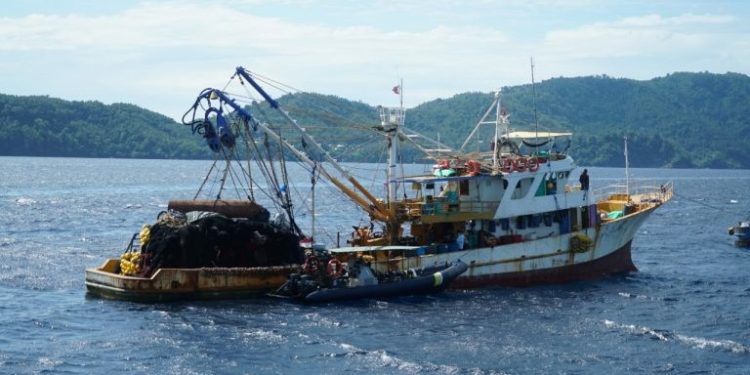 ILEGAL FISHING: Indonesia Tangkap 2 Kapal Filipina di Samudera Pasifik