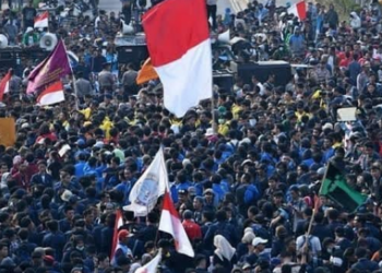 Omnibus Law Cipta Kerja Memicu Pembangkangan Sipil dan Kekerasan di Indonesia
