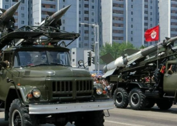 Parade Militer, Korea Utara Pamerkan Rudal Balistik Interkontinental Baru