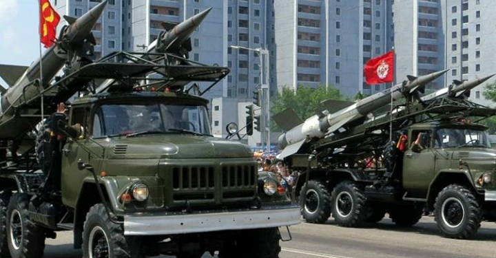 Parade Militer, Korea Utara Pamerkan Rudal Balistik Interkontinental Baru