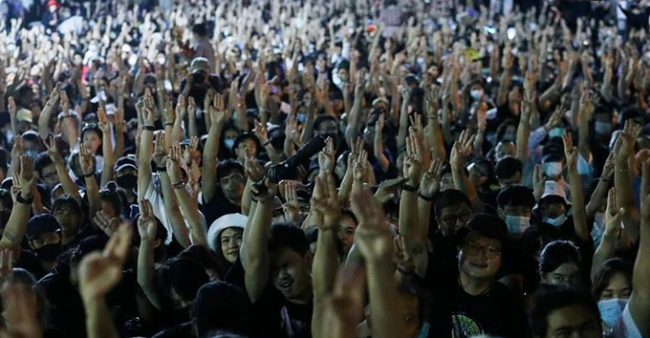 Rakyat Thailand Tuntut Kebebasan