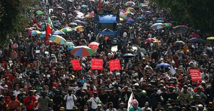Ditekan Gelombang Demonstrasi, PM Thailand Tolak Mundur