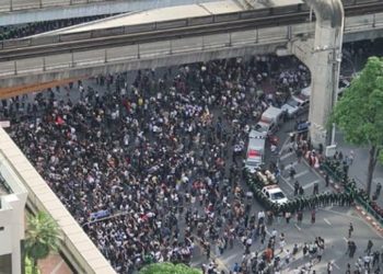 GERAKAN REFORMASI THAILAND: Ribuan Warga Kembali Turun ke Jalan