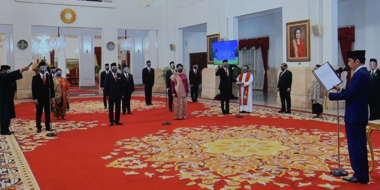 Perkuat Diplomasi, Jokowi Angkat 12 Duta Besar RI untuk Negara Sahabat