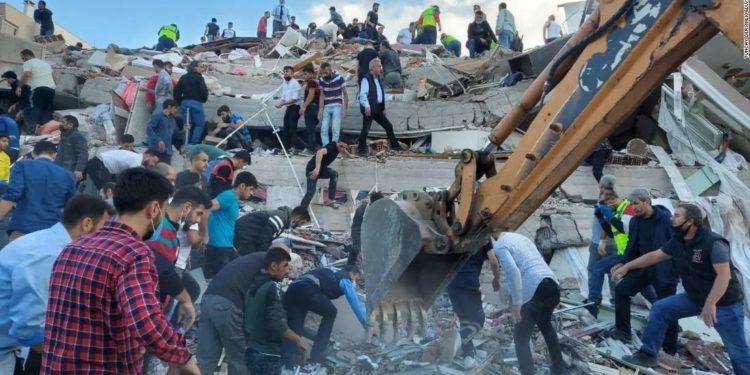 GEMPA TURKI: Korban Jiwa Bertambah Jadi 75 Orang, 1000 Orang Terluka